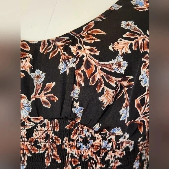 NWT || FREE PEOPLE || Santiago smocked blouse, crop, black, floral, size small - Picture 9 of 11